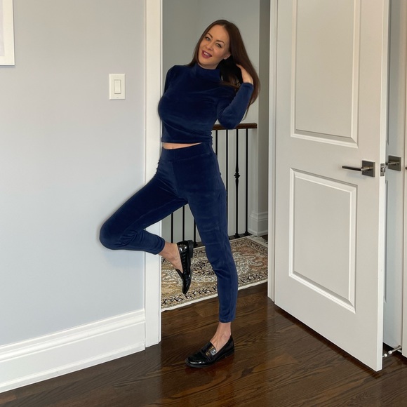 Blue velvet two piece leggings and turtleneck Sunday best - Picture 2 of 6